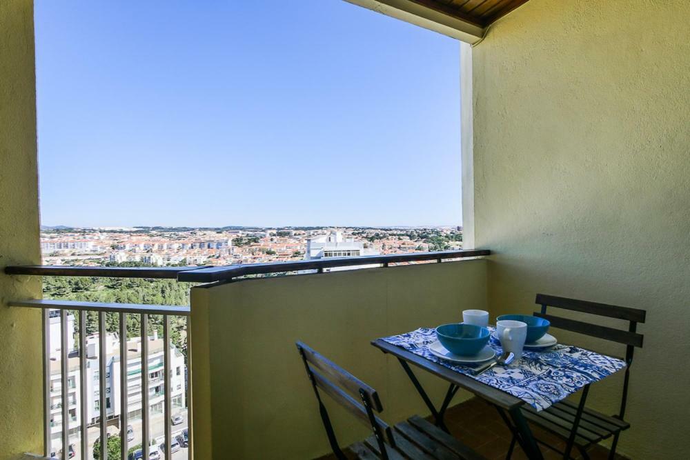 Cozy Studio With Balcony And Beautiful View Leilighet Cascais Eksteriør bilde
